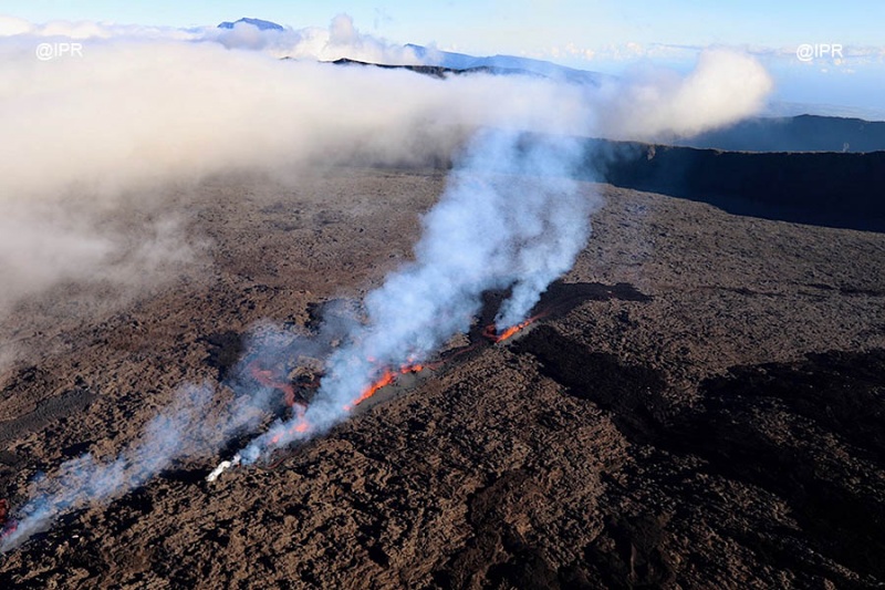 2019留尼汪火山首次喷发