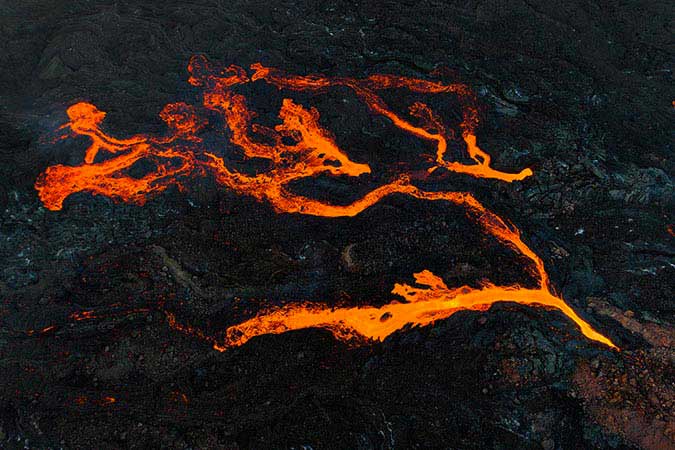 lrphotographies  —  富尔奈斯火山的熔岩流jpg